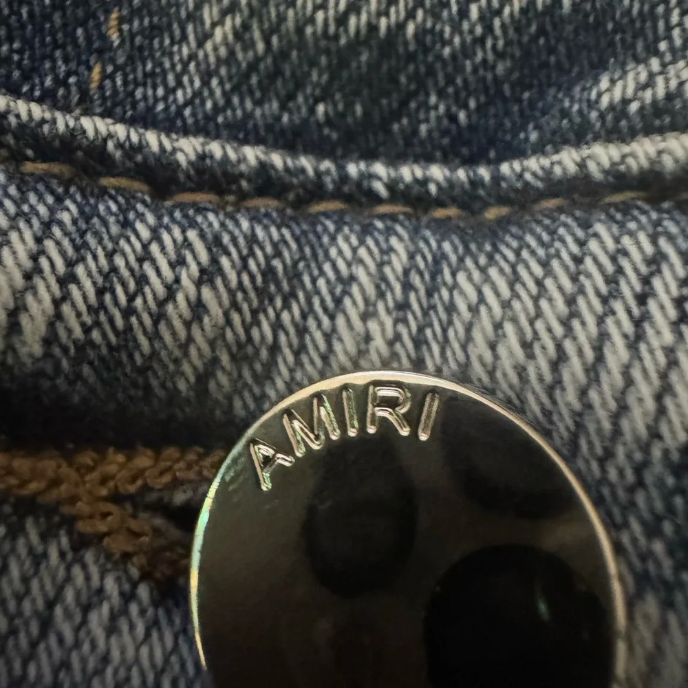 Amari Old English distressed skinny jeans in a light blue wash size 38 - Picture 7 of 17